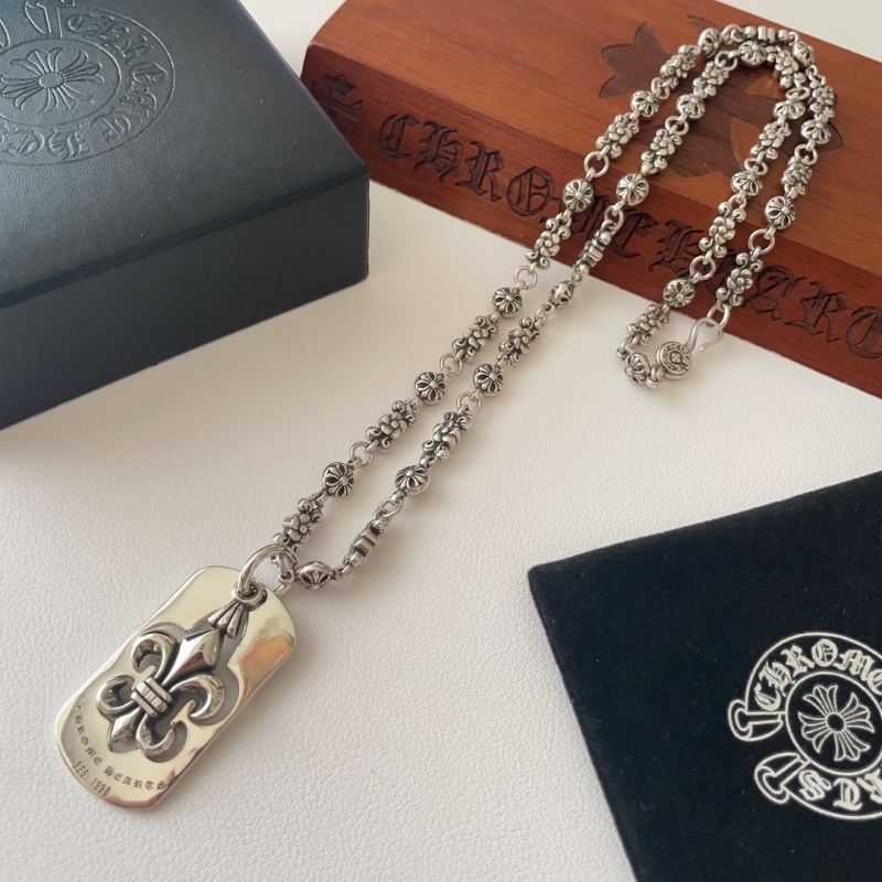 Ch**me He**ts necklaces